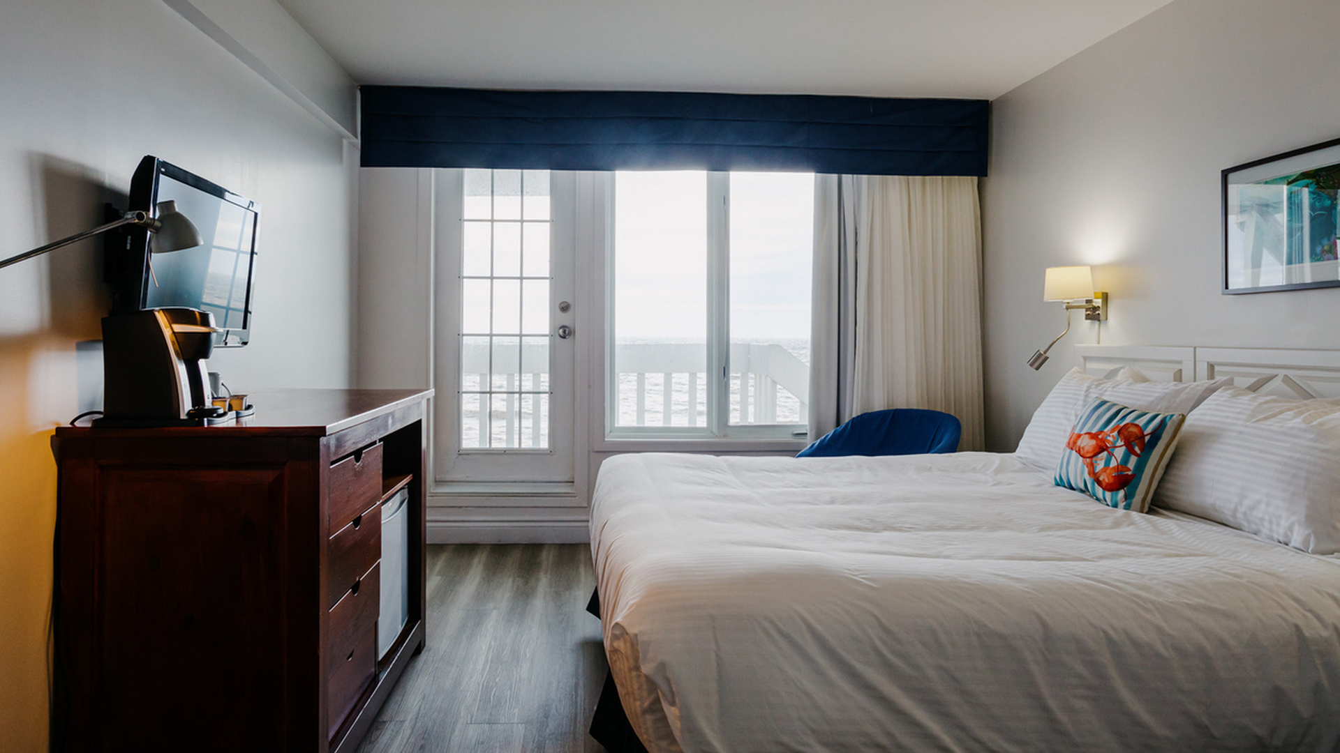 Superior Room: 1 King Bed, Upstairs
